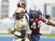 Le quart Kevin Glenn et John Bowman