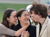 Ingrid Betancourt entour�e de ses enfants, M�lanie et Lorenzo