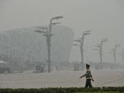 Un épais smog enveloppe la capitale chinoise.