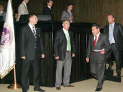 Le pr�sident de la Cour constitutionnelle, Hasim Kilic (2e � partir de la droite)