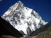 Le K2, second sommet du monde, est considéré comme l'une des montagnes les plus difficiles et dangereuses à gravir.