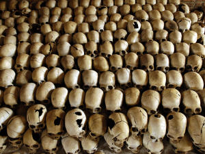 Crânes de victimes du génocide rwandais en 1994