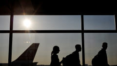 Des passagers � l'A�roport international de Narita � Tokyo