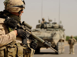 Un soldat canadien en patrouille dans le sud de l'Afghanistan.