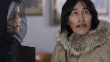 Louise Marleau et Natar Ungalaaq dans le r�le de Tiivii