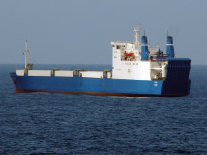 Le Faina, ancr� au large de la c�te somalienne.