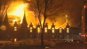 Le Manège militaire en feu