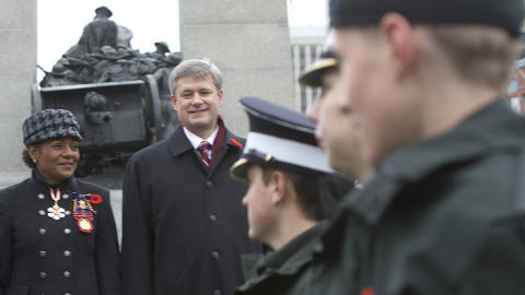 La gouverneure g�n�rale, Micha�lle Jean, et le premier ministre, Stephen Harper, ont assist� � la c�r�monie.