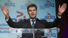 Mario Dumont, devant des supporteurs le 8 d�cembre 2008 � Rivi�re-du-Loup.