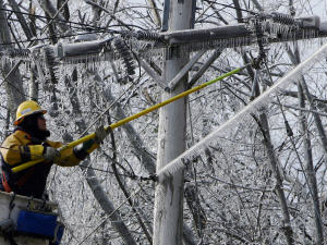 Un monteur de ligne à l'oeuvre au New Hampshire