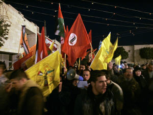 Des Palestiniens ont manifesté à Bethléem, samedi soir, pour dénoncer les raids israéliens sur la bande de Gaza.