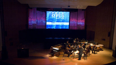 L'orchestre accompagne la remise de prix avec des arrangements sign�s Louis Babin.