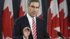 Michael Ignatieff rencontrant la presse � Ottawa