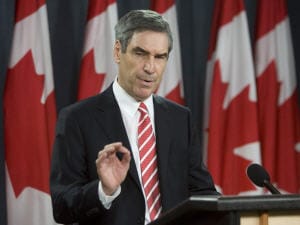 Michael Ignatieff rencontrant la presse � Ottawa.