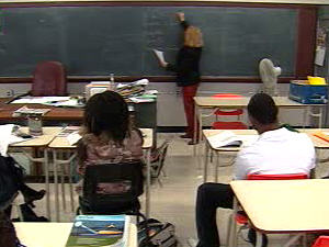 Plusieurs adultes effectuent un retour aux études.