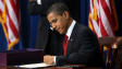Barack Obama promulgue son plan de relance �conomique � Denver au Colorado