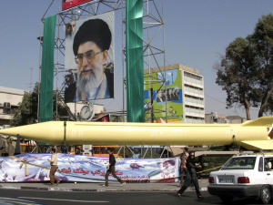 Exhibition d'un missile en Iran