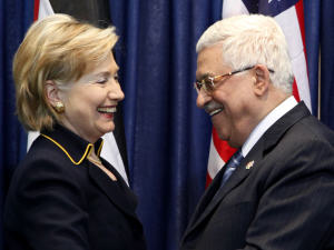 Hillary Clinton et Mahmoud Abbas lors de la conférence de presse à Ramallah