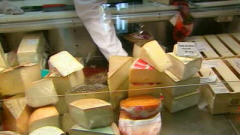 Un comptoir � fromages