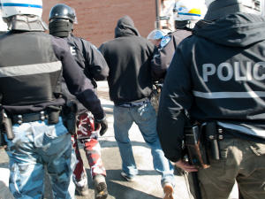 Arrestation lors de la manifestation contre la brutalité policière à Montréal