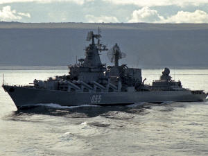 Un navire russe navigue dans les mers du nord