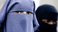 Femme portant un niqab