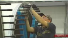 Un employ� de LM Glasfiber.