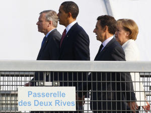 La traversée symbolique du Rhin par le secrétaire général de l'OTAN Jaap de Hoop Scheffer, les présidents Obama et Sarkozy et la chancelière Angela Merkel, le 4 avril 2009