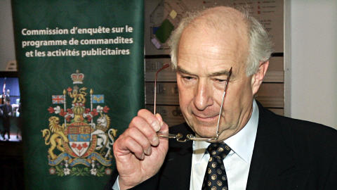 Luc Lemay, ancien pr�sident de la firme de publicit� Polygone, quitte la Commission Gomery, apr�s son t�moignage le 14 avril 2005, � Montr�al.