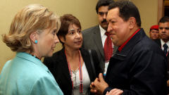 La secrétaire d'État américaine Hillary Clinton et le président vénézuélien Hugo Chavez.