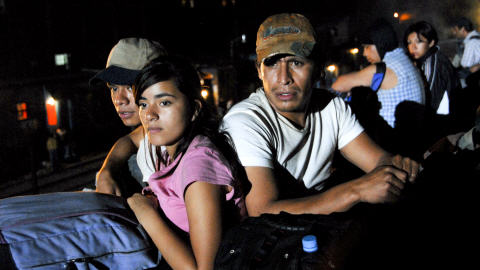 Guillermo Villegas, Paulina Gaitan et Gerardo Taracena dans Sin Nombre