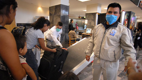 http://img.src.ca/2009/04/26/480x270/AFP_090426grippe-aeroport-tijuana_8.jpg