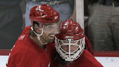 Mikael Samuelsson et Chris Osgood