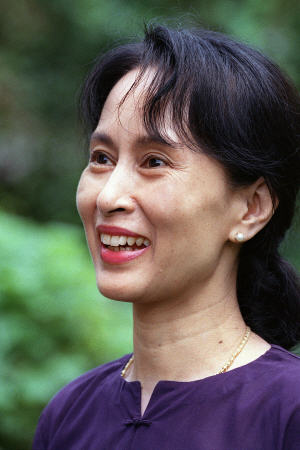 Aung San Suu Kyi en juillet 1995