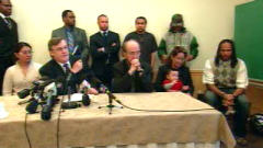 Le point de presse donn� par la famille villanueva en r�action � la suspension de l'enqu�te du juge Sansfa�on