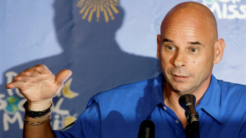 Guy Lalibert� parle de son voyage dans l'espace en conf�rence de presse � Moscou.
