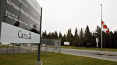 Entr�e sur le site de la base de Valcartier.