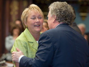 Pauline Marois et Jean Charest au dernier jour de la session parlementaire à Québec.