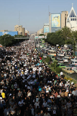 Cette image prise mercredi a été fournie par les autorités iraniennes qui interdisent les médias étrangers sur les sites de manifestations.