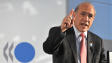 Le secrétaire général de l'OCDE, Angel Gurria, présente les perspectives économiques.