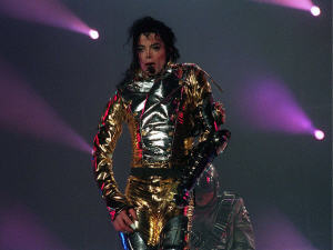 Michael Jackson lors d'un concert à Cape Town, en Afrique du Sud, en octobre 1997.