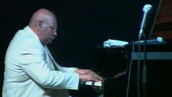 Oliver Jones inaugure la salle l'Astral, de la Maison du jazz, � Montr�al