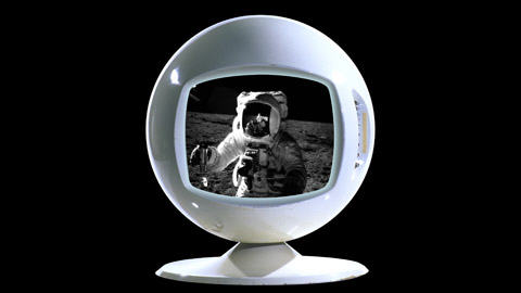 L'homme qui a march� sur la lune, � la t�l�