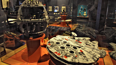 Deux maquettes pr�sent�es � l'exposition eSpace