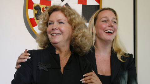 Les demi-soeurs Eva Wagner-Pasquier et Katharina Wagner sont les arri�re-petites-filles du compositeur Richard Wagner.