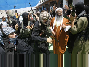 Des salafistes escortent leur chef Abdelatif Moussa.