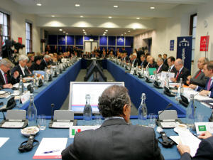 Les ministres des Finances du G20 lors de l'ouverture de la réunion, le 5 septembre à Londres.