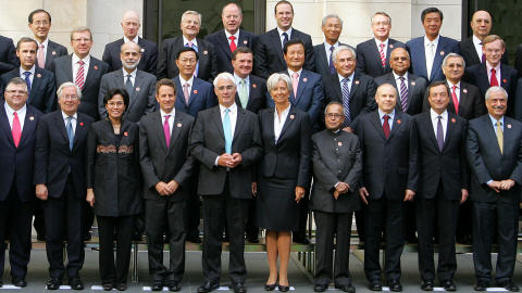 Photo de famille des ministres des Finances du G20, le 5 septembre, � Londres.