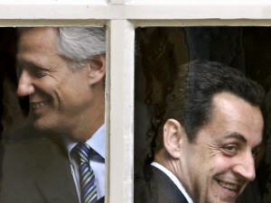 Dominique de Villepin (à gauche) et Nicolas Sarkozy (archives)
