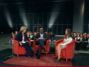 Ingrid B�tancourt rencontre le public au Palais des Congr�s de Montr�al.